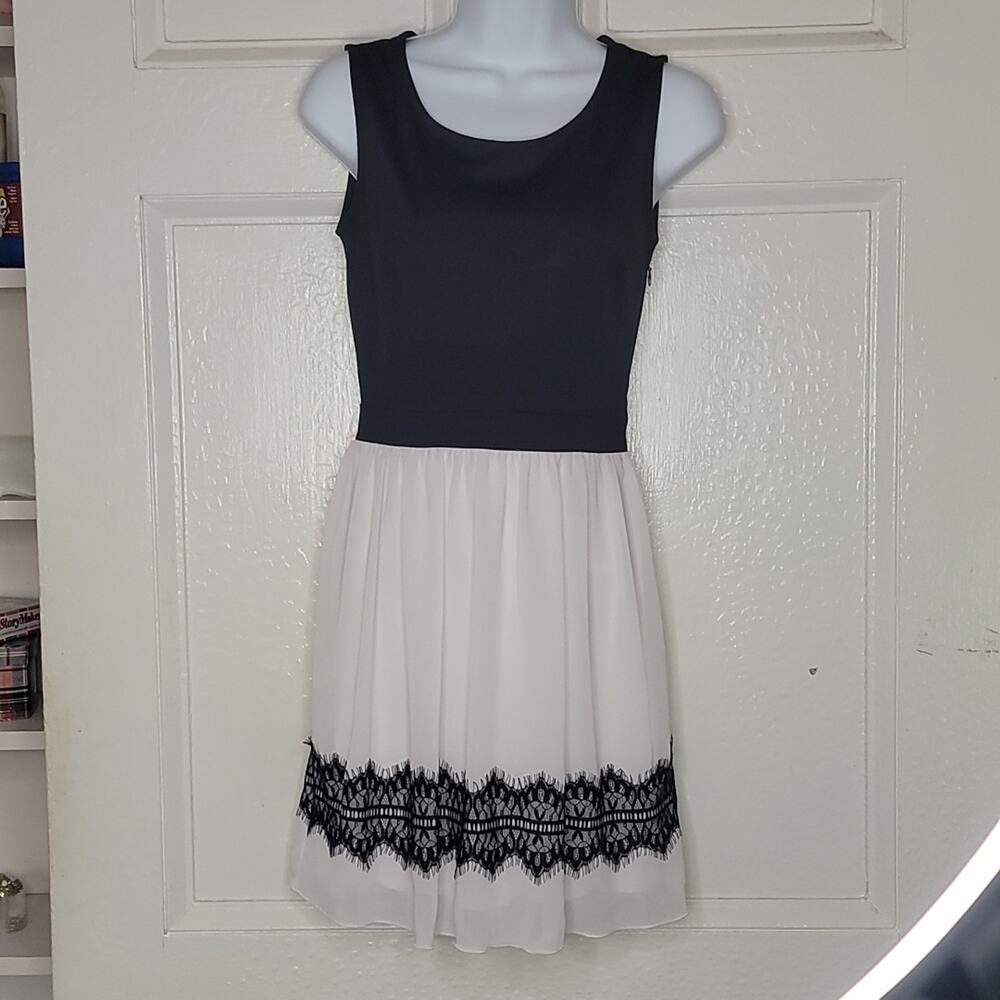 Black & white dress, small, above the knee